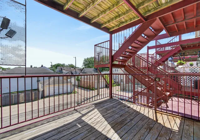 Homes for sale in Chicago, IL | 7509 W Irving Park Road, Chicago, IL 60634 | Houzeo