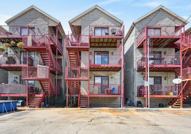 Homes for sale in Chicago, IL | 7509 W Irving Park Rd #2, Chicago, IL 60634 | MLS# 12668681