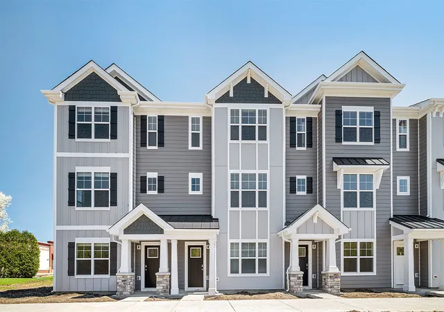 Photo 1 of Sale Pending at 515 Yosemite Way, Mundelein, IL 60060 | MLS# 12668693 | Listing updated on 2026-07-15