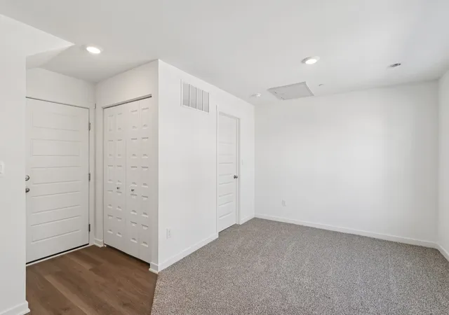 Photo 3 of Sale Pending at 515 Yosemite Way, Mundelein, IL 60060 | MLS# 12668693 | Listing updated on 2026-07-15
