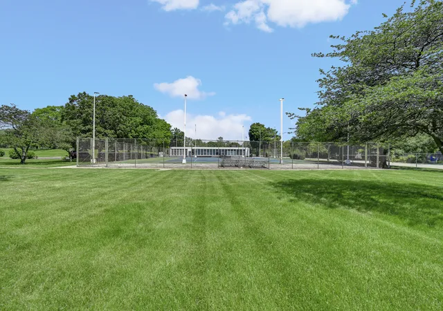 Homes for sale in Chicago, IL | 601 E 32nd St #403, Chicago, IL 60616 | MLS# 12668825
