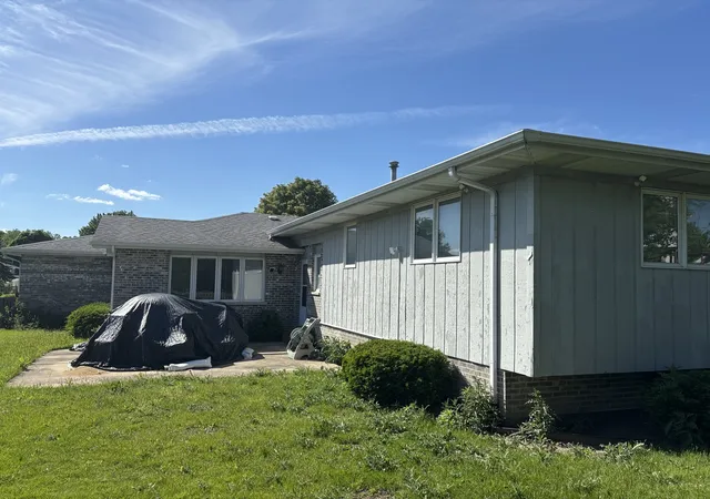 3rd image of 16537 Spangler Rd, Plainfield, IL 60586 | MLS# 12668944