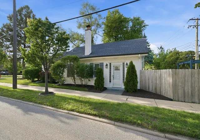 3rd image of 201 Dover Ave, La Grange, IL 60525 | MLS# 12668953