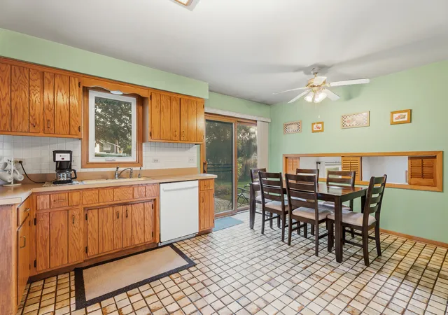 Photo 3 of Single family home for sale at 14712 S Arboretum Dr, Homer Glen, IL 60491 | MLS# 12668986 | Listing updated on 2026-09-14