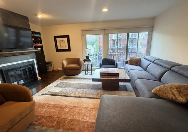2nd image of 1330 N Lasalle St #300, Chicago, IL 60610 | MLS# 12669124
