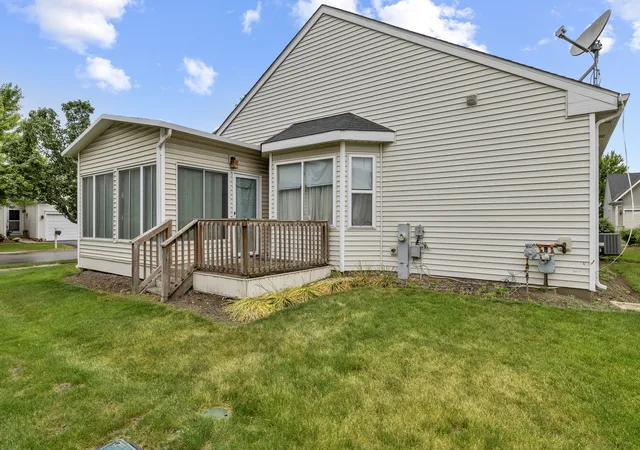Photo 3 of Single family home for sale at 13761 S Redbud Dr, Plainfield, IL 60544 | MLS# 12669165 | Listing updated on 2026-09-23