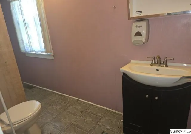 4th image of 65 E 3Rd St, Dallas City, IL 62330 | MLS# 12669194