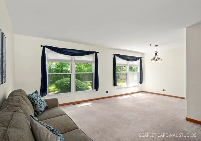 Homes for sale in Schaumburg, IL | 2021 Tiffany Dr, Schaumburg, IL 60194 | MLS# 12669225
