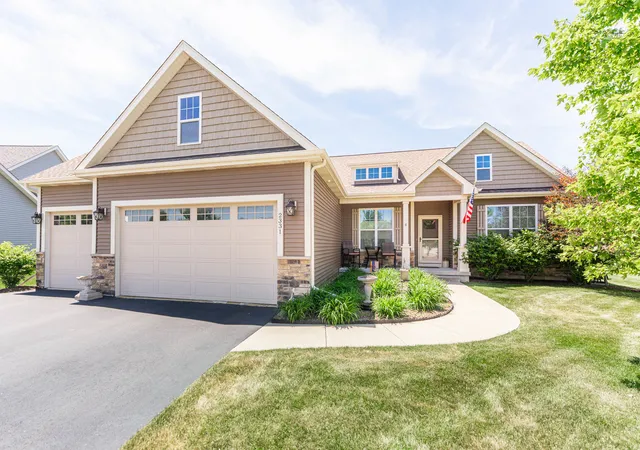 Homes for sale in Sycamore, IL | 2331 Coventry Cir S, Sycamore, IL 60178 | MLS# 12669242