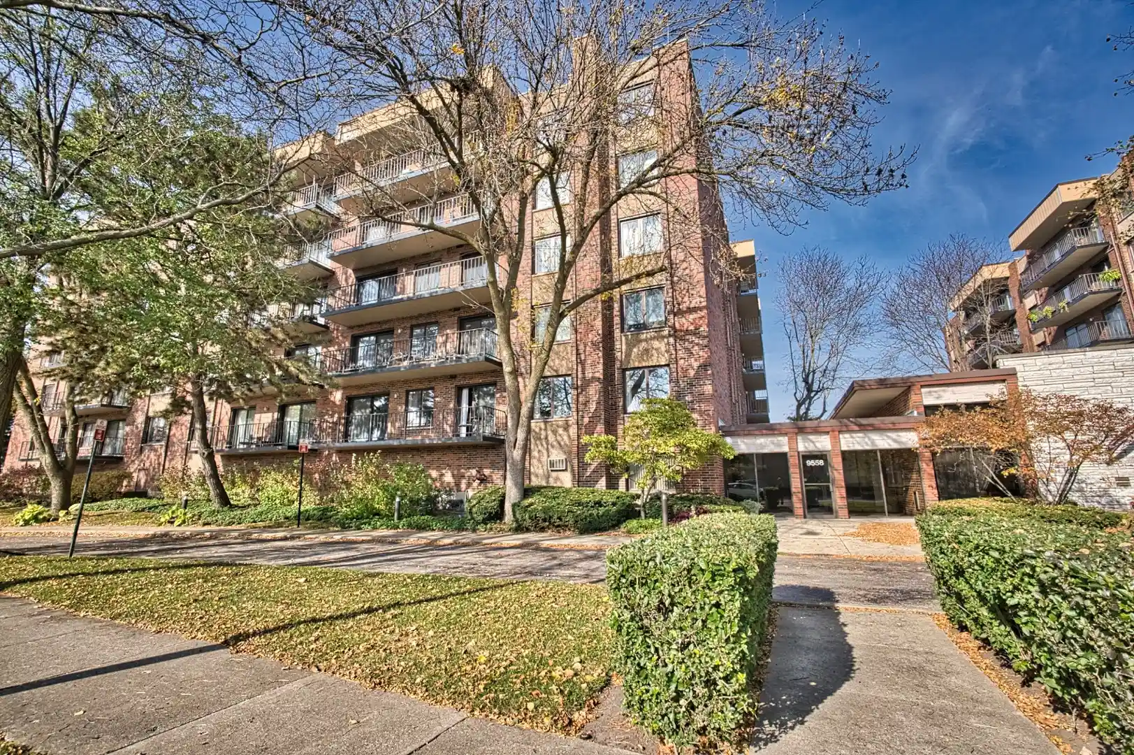 Listing Photo 1 - Condo for sale in 9558 Gross Pt Rd located at 9558 Gross Pt Rd, Skokie, IL 60076 - Unit #201A