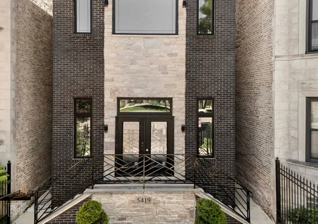 Homes for sale in Chicago, IL | 5419 S Michigan Ave, Chicago, IL 60615 | MLS# 12669297
