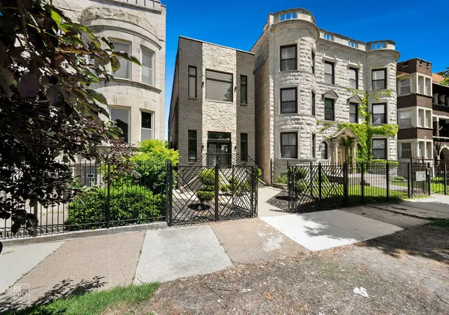 Homes for sale in Chicago, IL | 5419 S Michigan Ave, Chicago, IL 60615 | MLS# 12669297