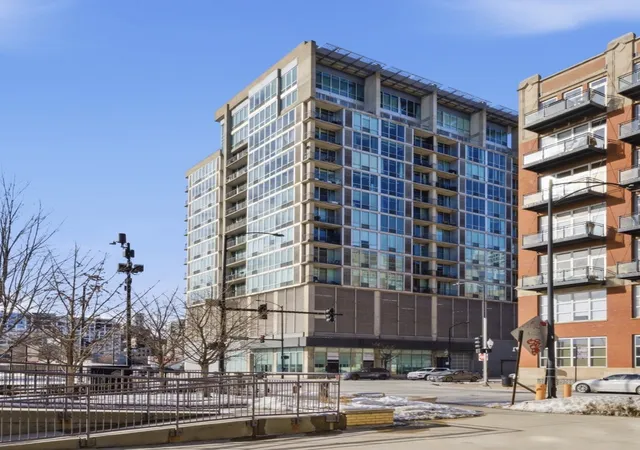 1st image of 700 W Van Buren St #602, Chicago, IL 60607 | MLS# 12669311