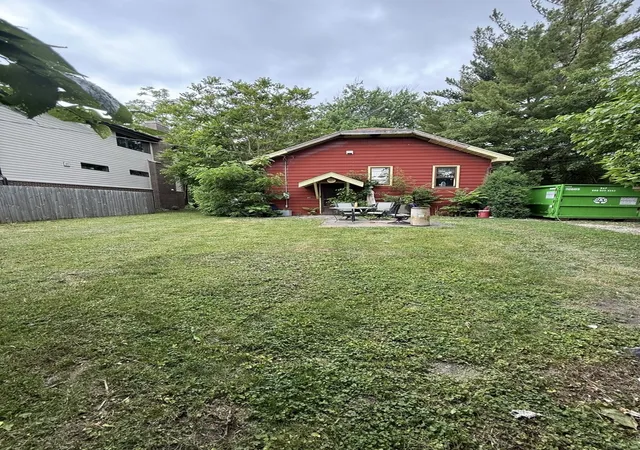 Photo 2 of Single family home for sale at 205 S Lincoln St, Westmont, IL 60559 | MLS# 12669347 | Listing updated on 2026-08-28