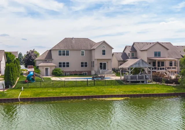 Homes for sale in Bloomington, IL | 3618 Pamela Dr, Bloomington, IL 61704 | MLS# 12669414