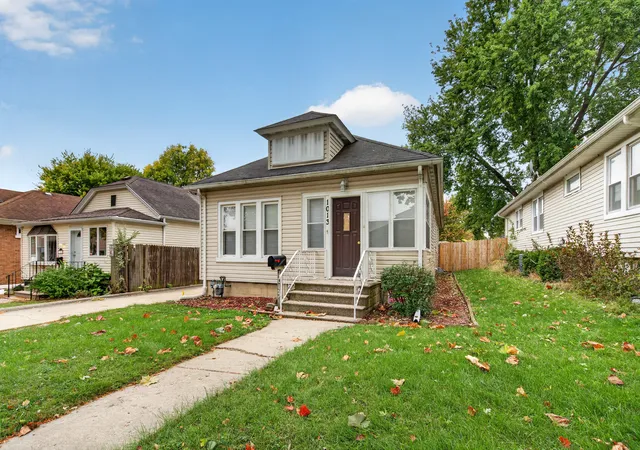 Photo 1 of Single family home for sale at 1013 N Prairie Ave, Joliet, IL 60435 | MLS# 12669475 | Listing updated on 2026-10-23