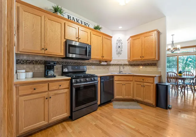Homes for sale in Mokena, IL | 10711 Canterbury Dr, Mokena, IL 60448 | MLS# 12669501