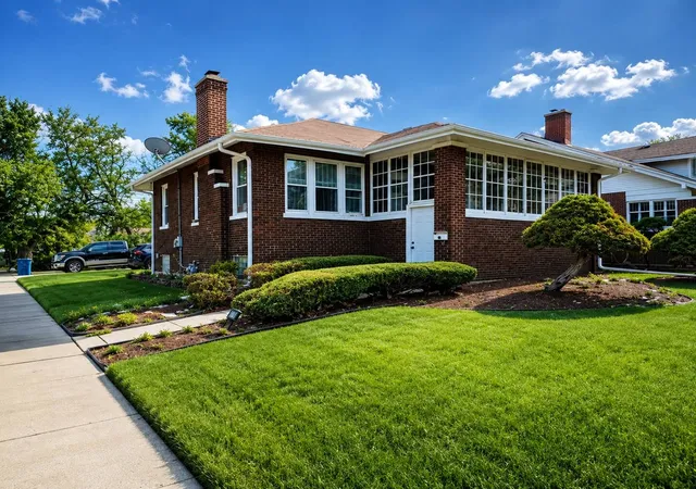3rd image of 270 W 16Th St, Chicago Heights, IL 60411 | MLS# 12669523