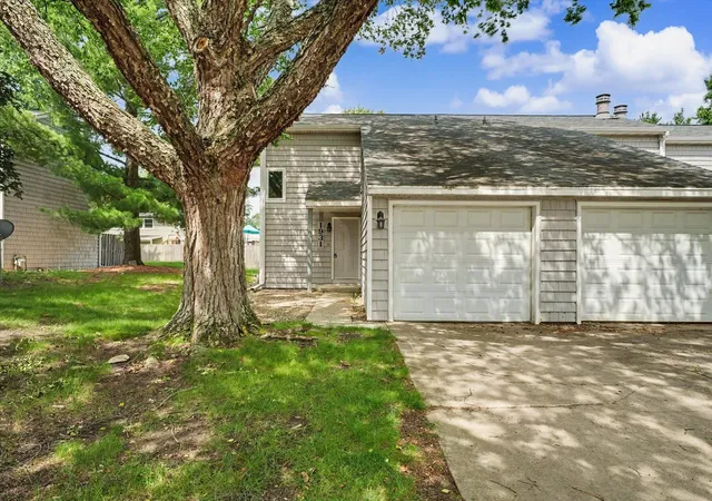 Homes for sale in Champaign, IL | 1931 Blackthorn Dr #1931, Champaign, IL 61821 | MLS# 12669561