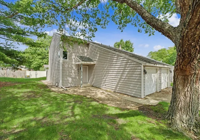 Homes for sale in Champaign, IL | 1931 Blackthorn Dr #1931, Champaign, IL 61821 | MLS# 12669561