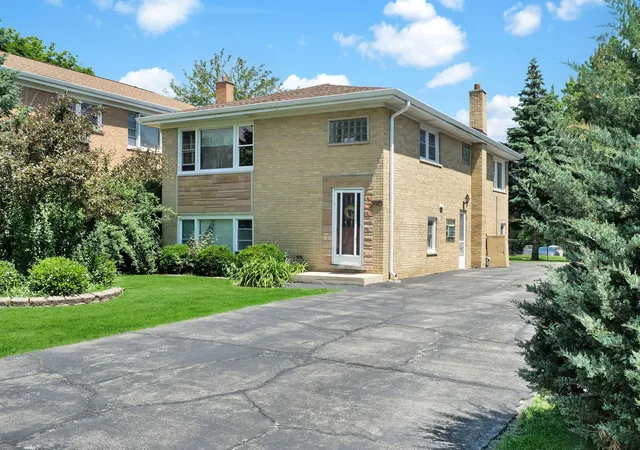 1st image of 227 S Hale St, Addison, IL 60101 | MLS# 12669582