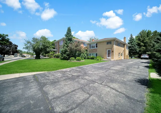 4th image of 227 S Hale St, Addison, IL 60101 | MLS# 12669582