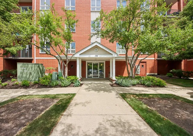 Homes for sale in Wheeling, IL | 190 N Milwaukee Ave #401, Wheeling, IL 60090 | MLS# 12669651