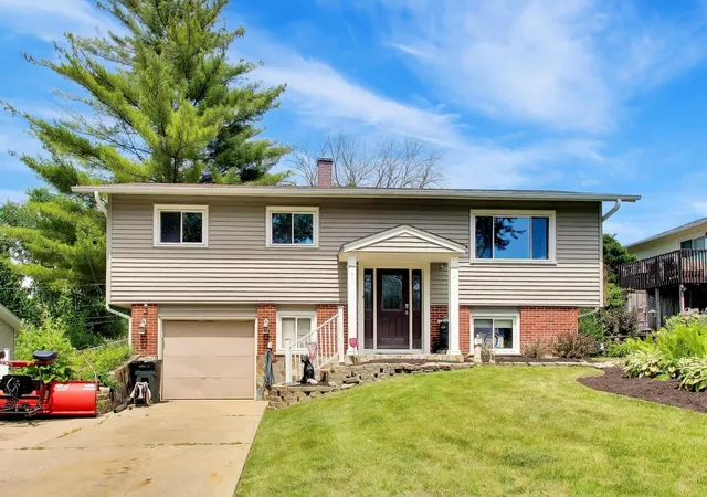 Photo 1 of Single family home for sale at 21w154 Everest Rd, Lombard, IL 60148 | MLS# 12669661 | Listing updated on 2026-07-28