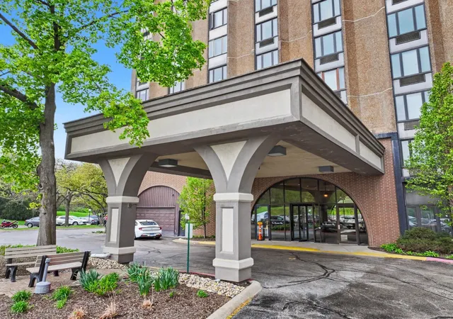 Homes for sale in Palatine, IL | 1 Renaissance Pl #1105, Palatine, IL 60067 | MLS# 12669676