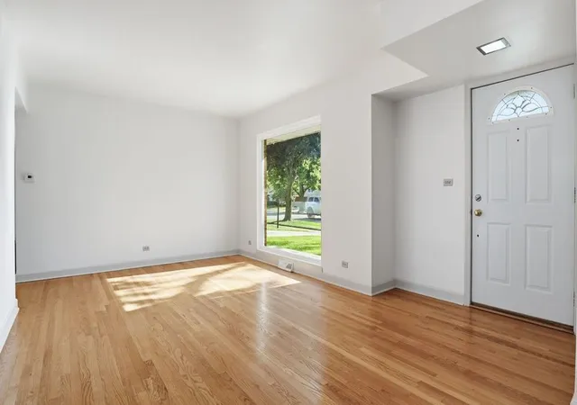 4th image of 2213 Mayfair Ave, Westchester, IL 60154 | MLS# 12669723