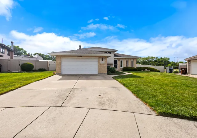 Homes for sale in Mokena, IL | 11126 Kimberly Trl, Mokena, IL 60448 | MLS# 12669781