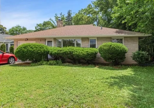 Photo 1 of Single family home for sale at 3 Dole Ave, Crystal Lake, IL 60014 | MLS# 12669794 | Listing updated on 2026-08-13