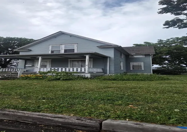 Photo 3 of Single family home for sale at 1813 1815 Ave Of The Cities, Moline, IL 61265 | MLS# 12669819 | Listing updated on 2026-09-27