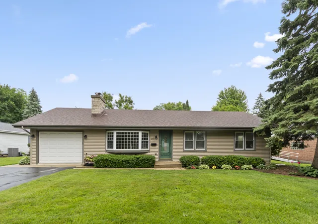 Homes for sale in Palatine, IL | 417 S Plum Grove Rd, Palatine, IL 60067 | MLS# 12669854