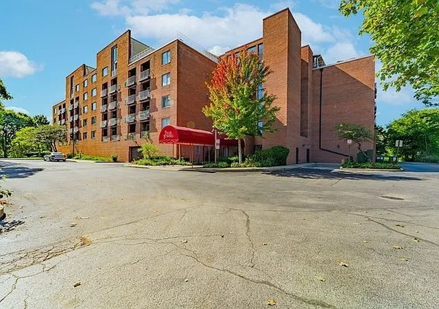 2nd image of 1450 Plymouth Ln #305, Elgin, IL 60123 | MLS# 12669919