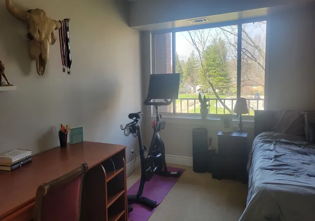 image of 1450 Plymouth Ln, Elgin, IL 60123