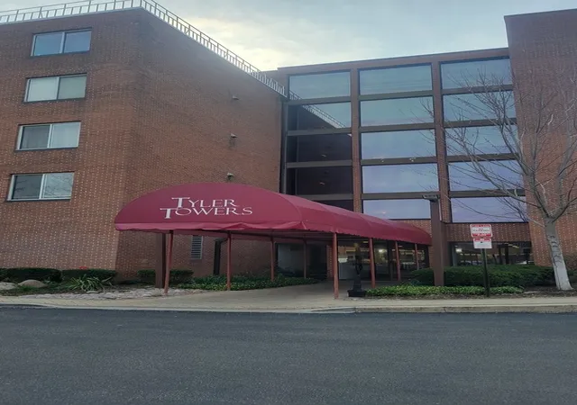 image of 1450 Plymouth Ln #305, Elgin, IL 60123 | MLS# 12669919