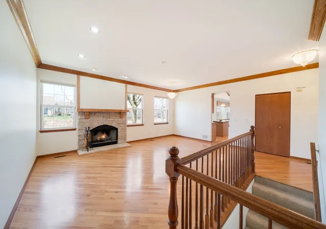 Homes for sale in Grayslake, IL | 2370 Carillon Dr, Grayslake, IL 60030 | MLS# 12669922