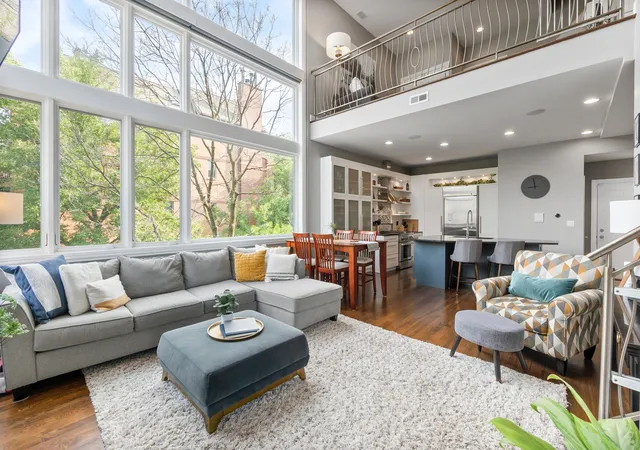 3rd image of 1641 W Pearson St #2W, Chicago, IL 60622 | MLS# 12669923