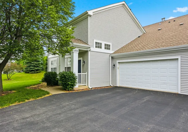 Homes for sale in Oswego, IL | 215 Grays Dr, Oswego, IL 60543 | MLS# 12669940