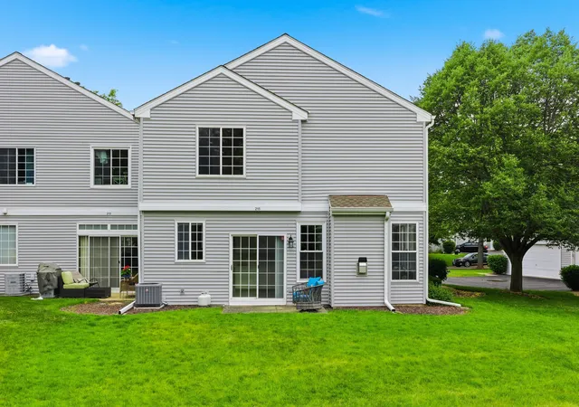 Homes for sale in Oswego, IL | 215 Grays Dr, Oswego, IL 60543 | MLS# 12669940