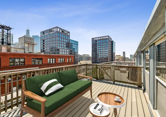 2nd image of 1000 W Washington Blvd, Chicago, IL 60607