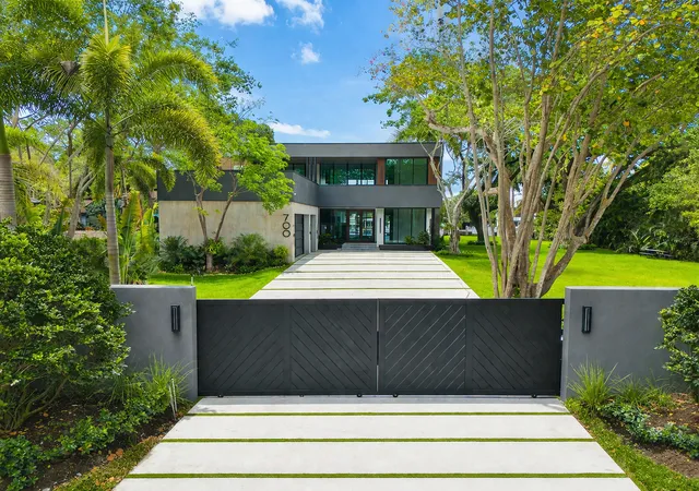 Photo 1 of Mansion for sale at 700 Sw 12th Avenue, Fort Lauderdale, FL 33312 | MLS# 12669963 | Listing updated on 2026-06-11