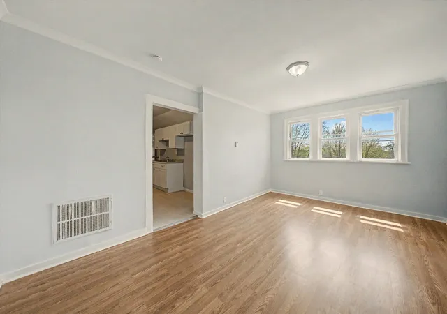 3rd image of 8239 S Colfax Ave, Chicago, IL 60617 | MLS# 12669970