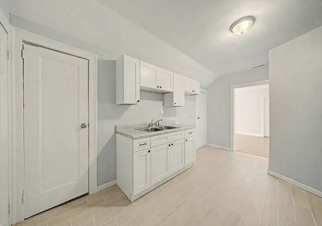 5th image of 8239 S Colfax Ave, Chicago, IL 60617 | MLS# 12669970
