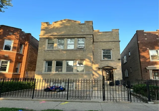 Homes for sale in Chicago, IL | 5632 N Rockwell St, Chicago, IL 60659 | MLS# 12669990