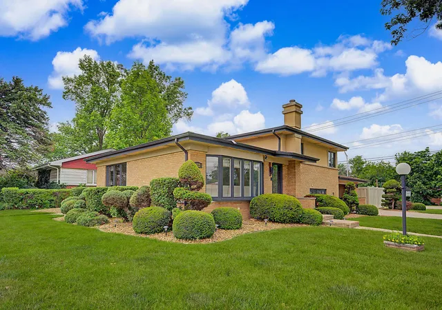 4th image of 222 S Mayfair Pl, Chicago Heights, IL 60411 | MLS# 12670018