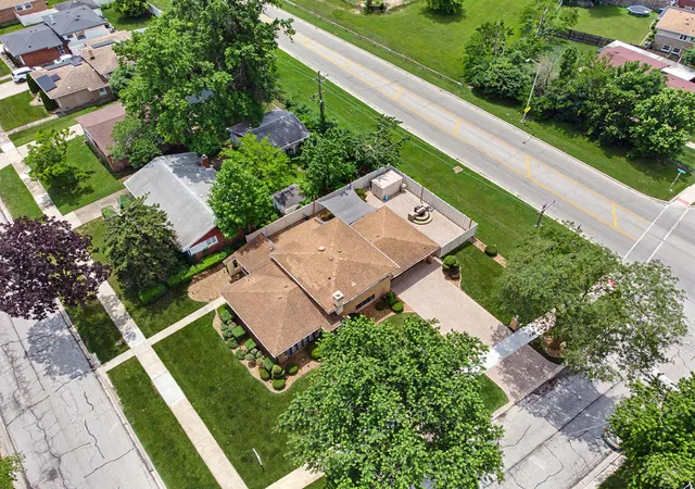 5th image of 222 S Mayfair Pl, Chicago Heights, IL 60411 | MLS# 12670018