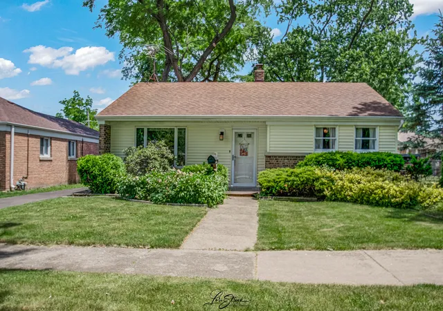 Photo 1 of Single family home for sale at 17531 Western Ave, Homewood, IL 60430 | MLS# 12670028 | Listing updated on 2026-08-28