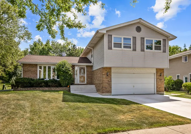 2nd image of 1727 Roosa Ln, Elk Grove Village, IL 60007 | MLS# 12670064